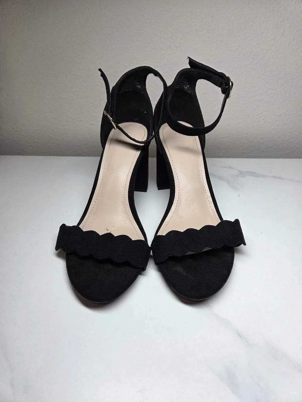 H&M Black Faux Suede Scalloped Open Toe Block Heel Sandals Euro 37 US 6.5